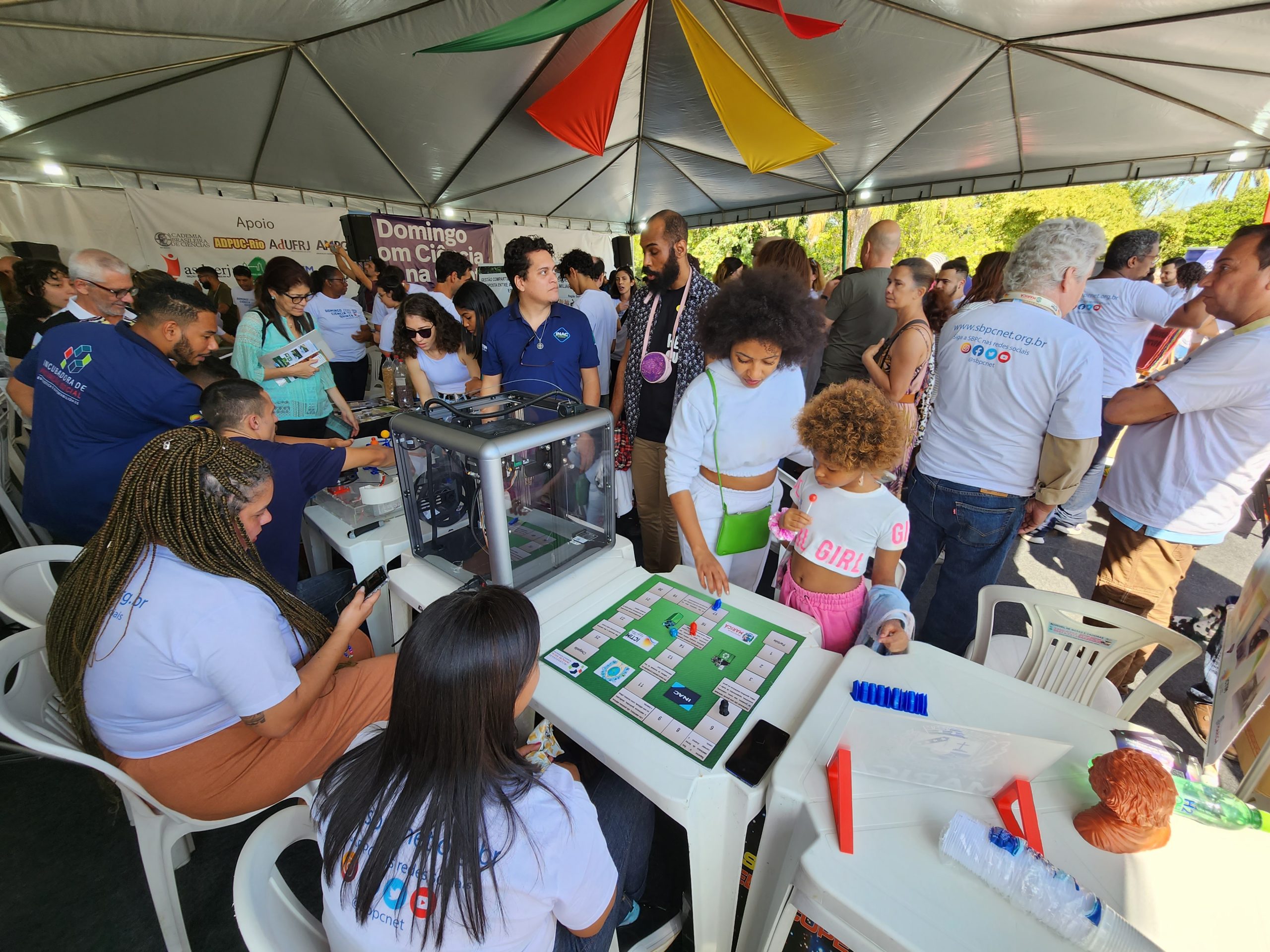 Marika participates in a science-focused event, Quinta da Boa Vista