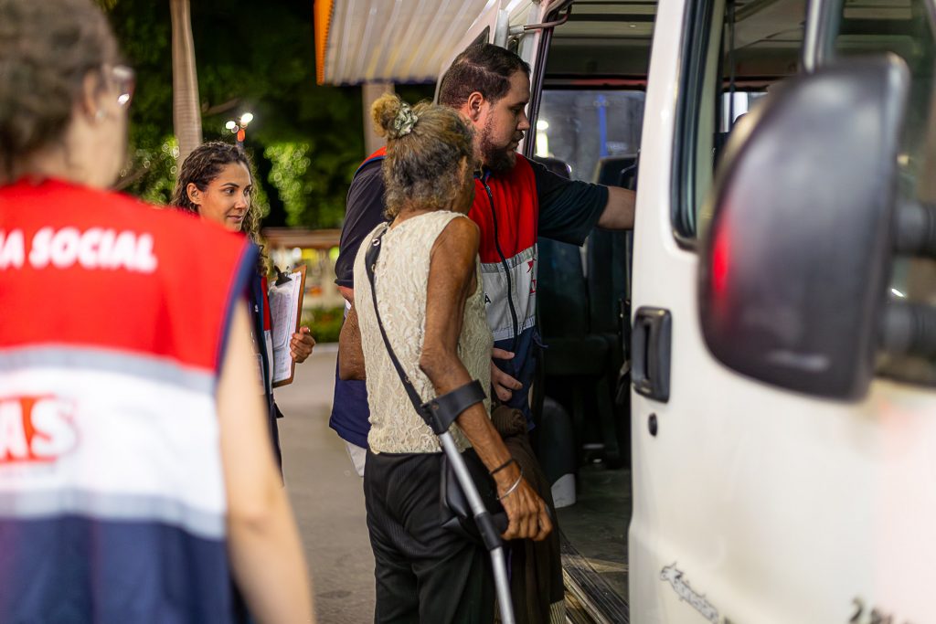 Prefeitura de Maricá realiza ação direcionada a pessoas em situação de rua e reordenamento urbano