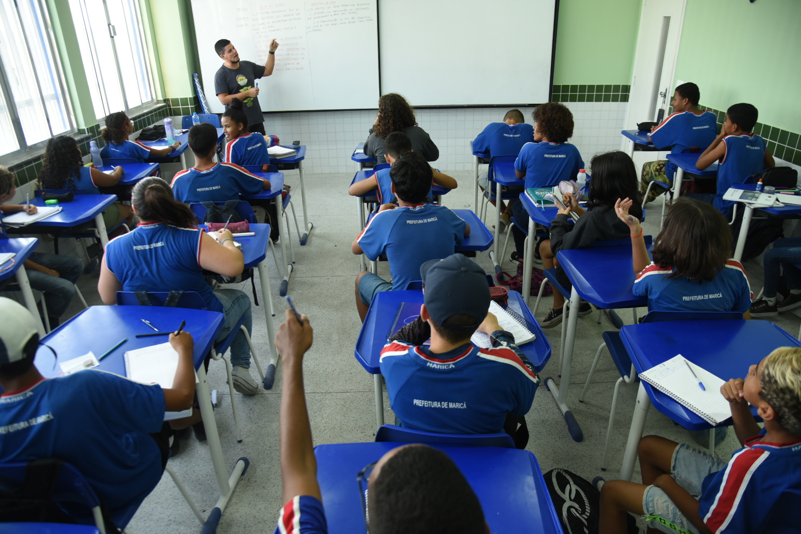 Maricá lidera alfabetização com 68% de alunos do 2º ano superando metas nacionais